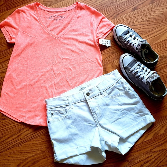 Aeropostale Tops - NWT Seriously Soft Perfect Vneck Tee